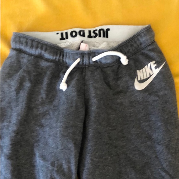 Nike joggers - Picture 3 of 5